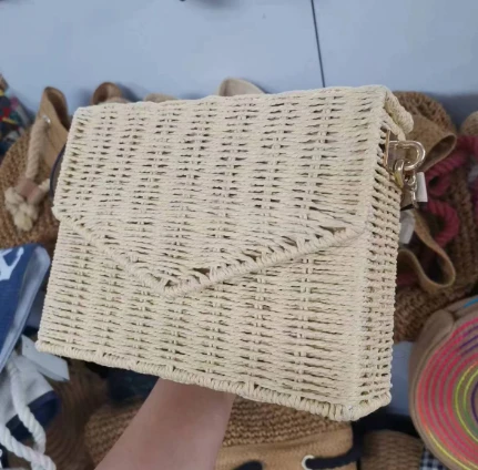 Жіноча пляжна сумка з натурального ротанга